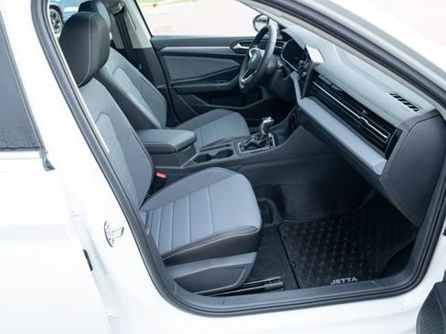 New 2026 Volkswagen Jetta SE image 37