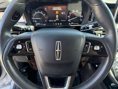 Used 2022 Lincoln Corsair AWD w/ Premium Package image 14