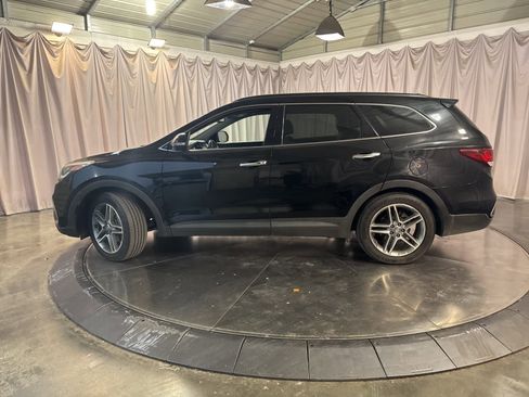 Used 2018 Hyundai Santa Fe SE image 8