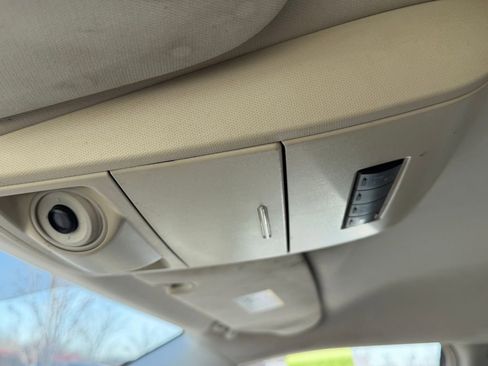 Used 2008 Chrysler Town & Country Touring FWD image 28
