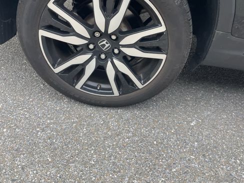 Used 2022 Honda Pilot Touring image 6