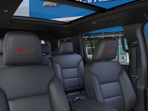 New 2026 Chevrolet Traverse Z71 w/ Driver Confidence Package AWD/4WD image 24