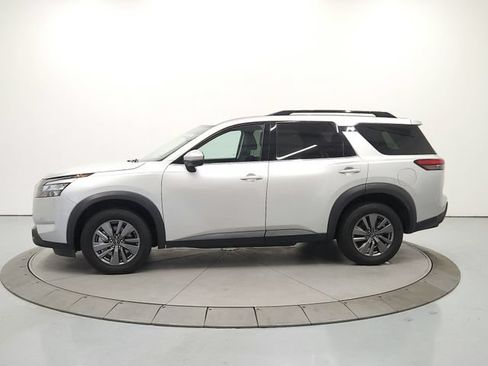 Used 2025 Nissan Pathfinder SV AWD/4WD image 4