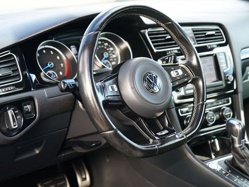 Used 2015 Volkswagen Golf R 4-Door image 11