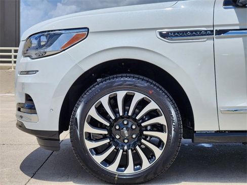 New 2024 Lincoln Navigator Black Label image 9