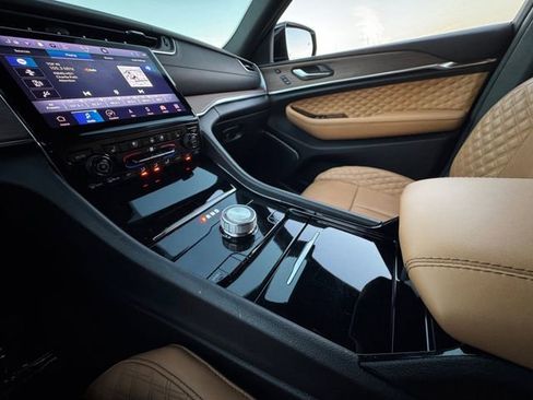 Used 2022 Jeep Grand Cherokee L Summit w/ Advanced Protech Group IV image 10