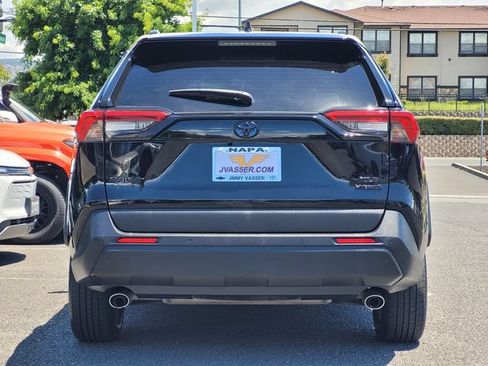 Certified 2021 Toyota RAV4 XLE Premium AWD/4WD image 7