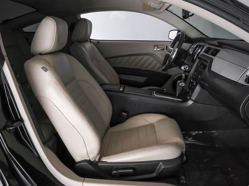 Used 2010 Ford Mustang GT image 27