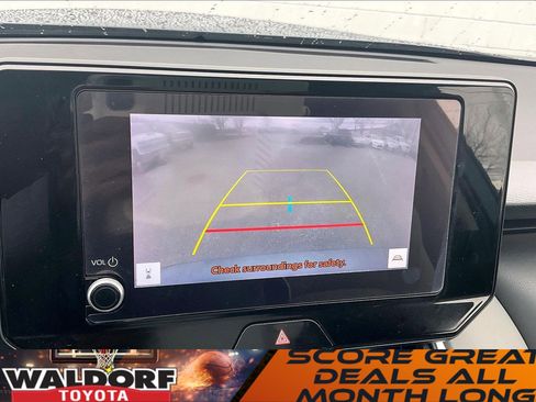 Used 2023 Toyota Venza LE image 26