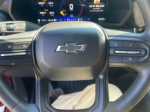 Used 2024 Chevrolet Colorado Trail Boss w/ Technology Package image 17