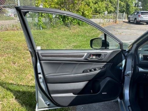Used 2018 Subaru Legacy 2.5i Limited AWD/4WD image 7
