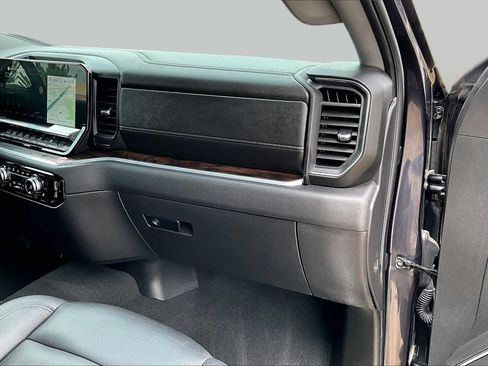 Used 2026 GMC Sierra 1500 SLT RWD image 19