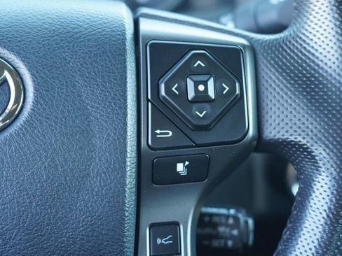 Used 2018 Toyota Tacoma TRD Sport w/ Technology Package image 26