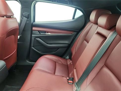 Used 2021 MAZDA MAZDA3 s image 29