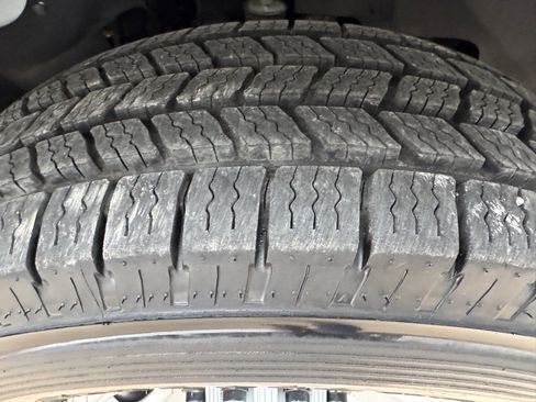 Used 2015 Chevrolet Express 2500 image 39