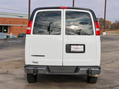Used 2024 Chevrolet Express 2500 w/ Driver Convenience Package image 4