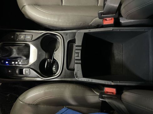 Used 2018 Hyundai Santa Fe Sport w/ 2.0T Ultimate Tech Package 05 AWD/4WD image 21