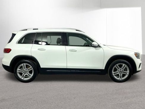 Used 2021 Mercedes-Benz GLB 250 4MATIC image 36