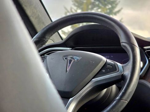Used 2017 Tesla Model X 75D AWD/4WD image 14
