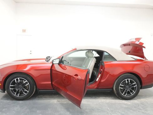 Used 2012 Ford Mustang Premium image 19