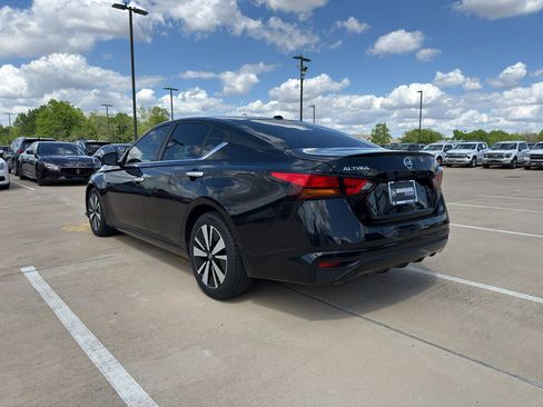 Used 2021 Nissan Altima 2.5 SV FWD image 7