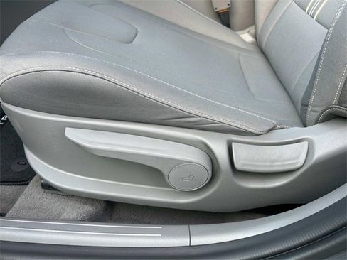 Certified 2025 Hyundai Elantra SEL image 20