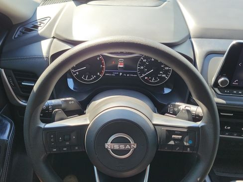 Certified 2024 Nissan Rogue SV FWD image 22