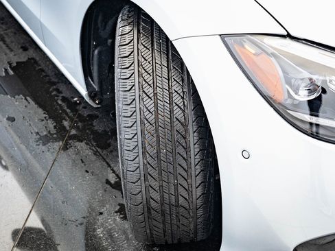 Certified 2025 Mercedes-Benz C 300 4MATIC Sedan image 39