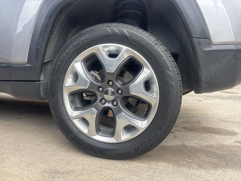 Used 2019 Jeep Compass Limited image 16