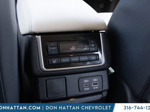 Used 2023 Subaru Ascent Limited AWD/4WD image 18