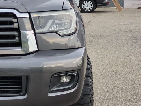 Used 2019 Toyota Sequoia SR5 AWD/4WD image 11