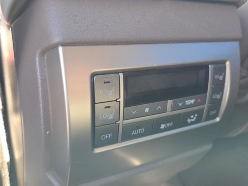 Used 2018 Lexus GX 460 Premium w/ Premium Package image 16