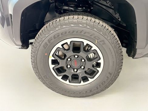 Certified 2025 Toyota Tacoma TRD Off-Road w/ TRD Off Road Upgrade Package image 25
