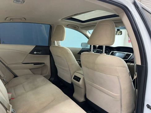 Used 2017 Honda Accord EX image 26