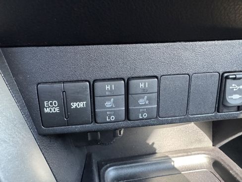 Used 2013 Toyota RAV4 Limited AWD/4WD image 29