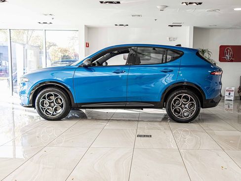 New 2025 Alfa Romeo Tonale w/ Premium Package image 6