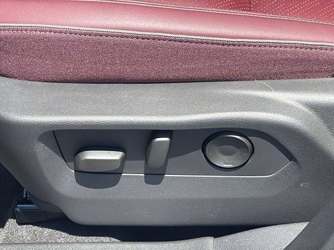 Used 2025 Buick Envision Sport Touring AWD/4WD image 11