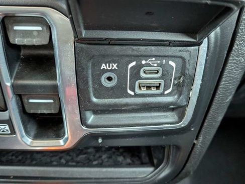 Used 2020 Jeep Gladiator Sport w/ Quick Order Package 24S AWD/4WD image 25