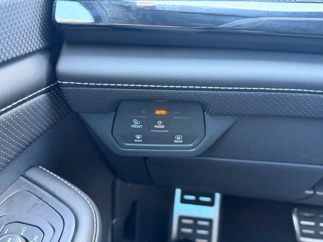 Certified 2024 Volkswagen Atlas Cross Sport SEL Premium R-Line AWD/4WD image 25
