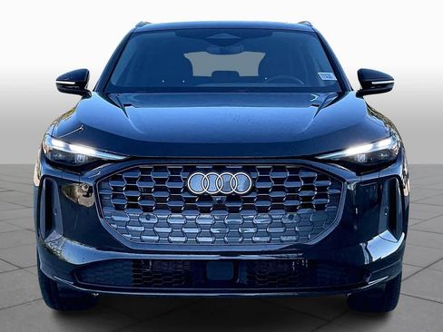 Certified 2025 Audi Q5 Premium w/ Convenience Package image 3