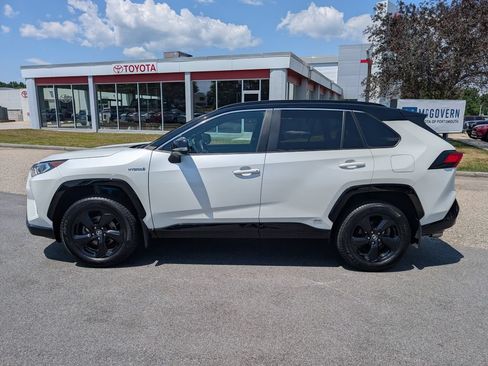 Used 2021 Toyota RAV4 XSE AWD/4WD image 2