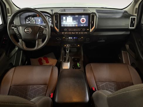 Used 2025 Nissan Frontier SV w/ SV Convenience Package image 14