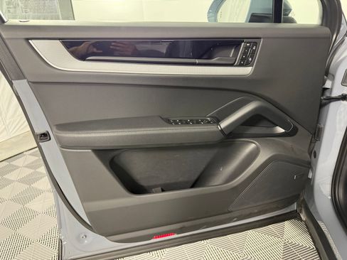 New 2026 Porsche Cayenne Coupe image 14