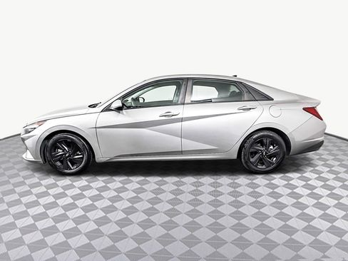 Used 2021 Hyundai Elantra SEL image 6