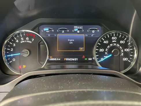 Used 2016 Ford F150 Lariat w/ Equipment Group 502A Luxury image 5