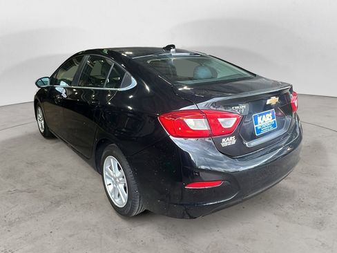 Used 2018 Chevrolet Cruze LT w/ Convenience Package FWD image 4