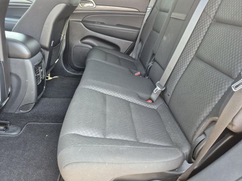 Used 2021 Jeep Grand Cherokee Laredo AWD/4WD image 17