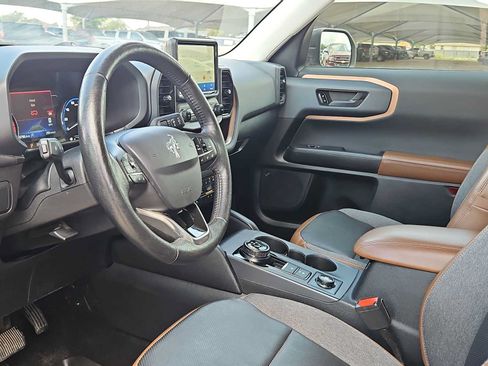 Used 2021 Ford Bronco Sport Outer Banks w/ Outer Banks Package AWD/4WD image 10