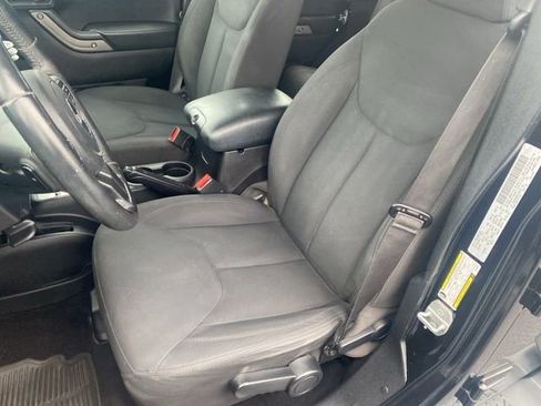 Used 2016 Jeep Wrangler Unlimited Sport w/ Connectivity Group image 10