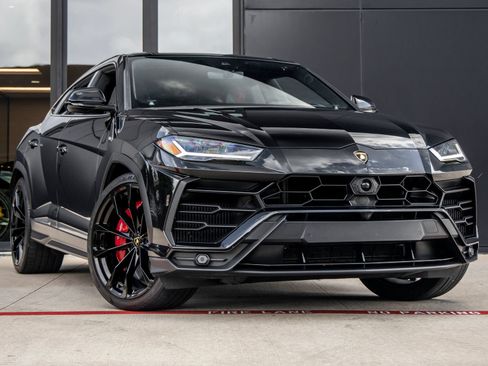 Used 2022 Lamborghini Urus AWD/4WD image 2
